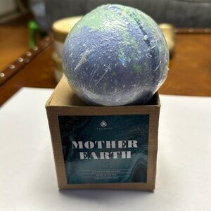 Jewelscent Mother Earth‎ bath bomb